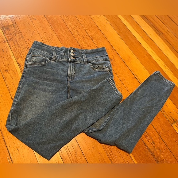 ๐6 for 60$๐SALE ๐Refuge Denim- Ibiza jeans size 9 - Picture 1 of 4